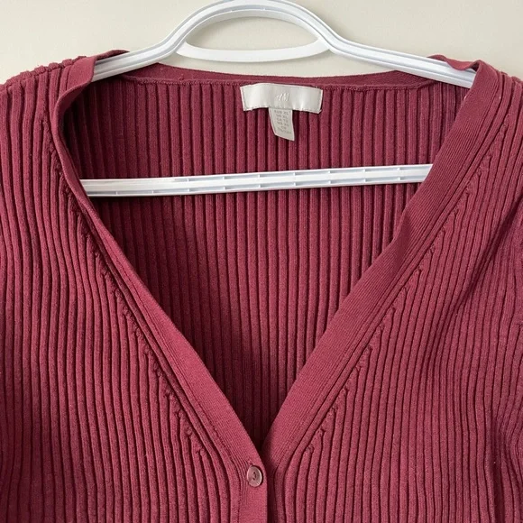 H&M Burgundy Ribbed Crop Top - Picture 2 of 3